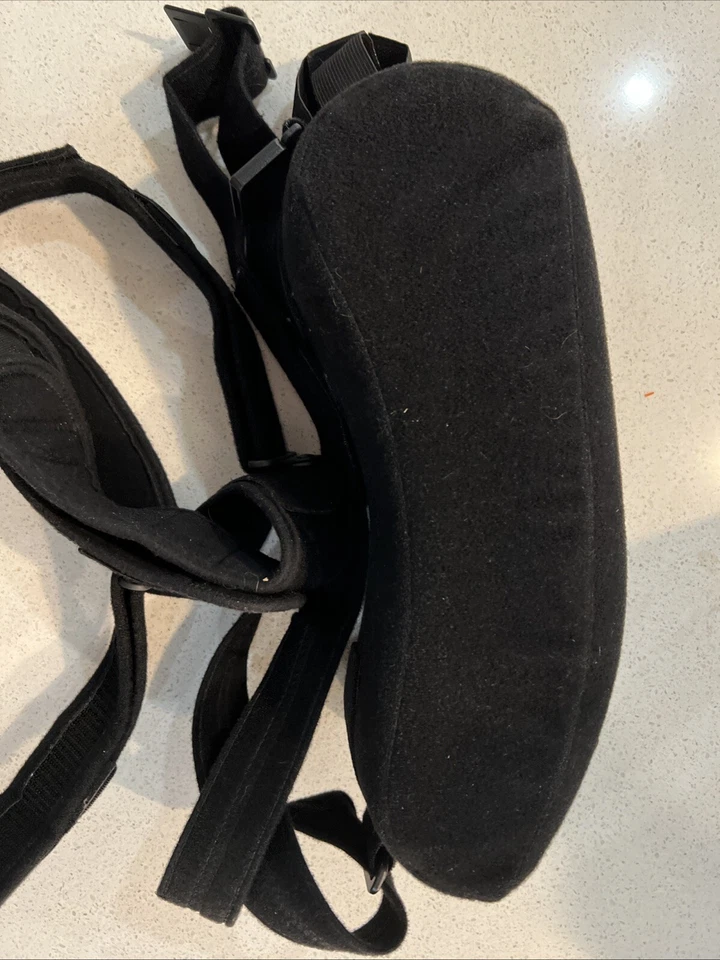 DonJoy UltraSling PRO - Universal Shoulder Immobilizer & Sling for Rotator Cuff - Image 3 of 4