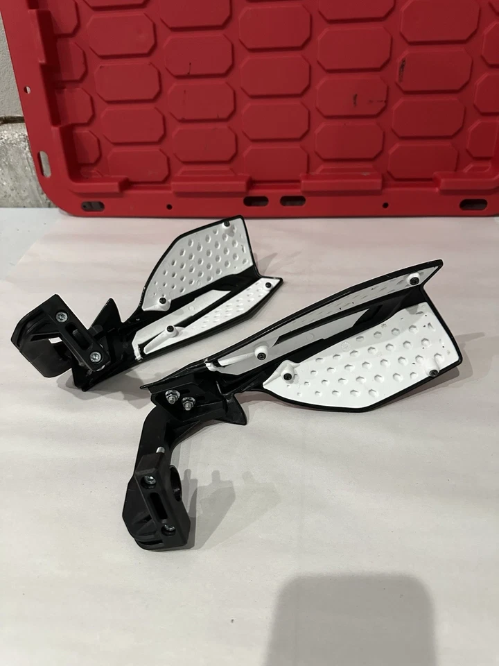 03-08 Kawasaki KFX400 Suzuki Protetores de Mão Protetores de Escova de Mão LTZ400 Como Novo - Imagem 3 de 4