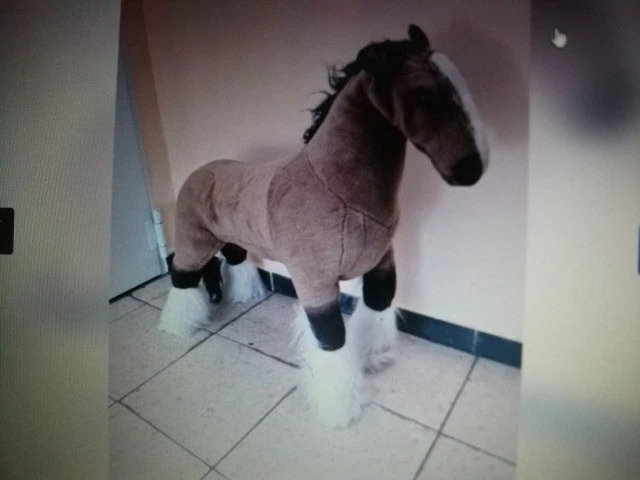 Spielzeug Pferd zum Reiten - Bild 2 von 4