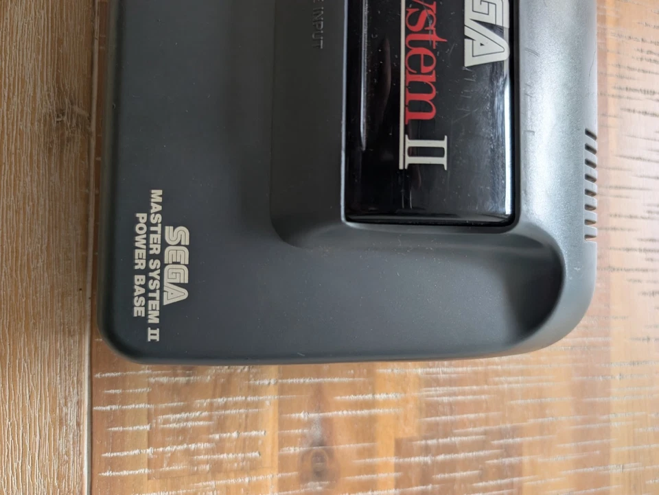 Sega Master System 2 Console AUS PAL-B(VV) - Model 3006-03 READ DESCRIPTION - Image 2 of 4
