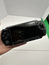 Sony PlayStation PSP 2000 MINT CONDITION! NEW BATTERY, NEW CABLE, REGION FREE 💎