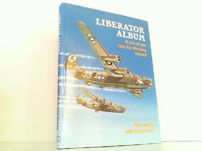 Boeing B-17 Flying Fortress. (Crowood Aviation Series). Bailey, Mike and Tony No