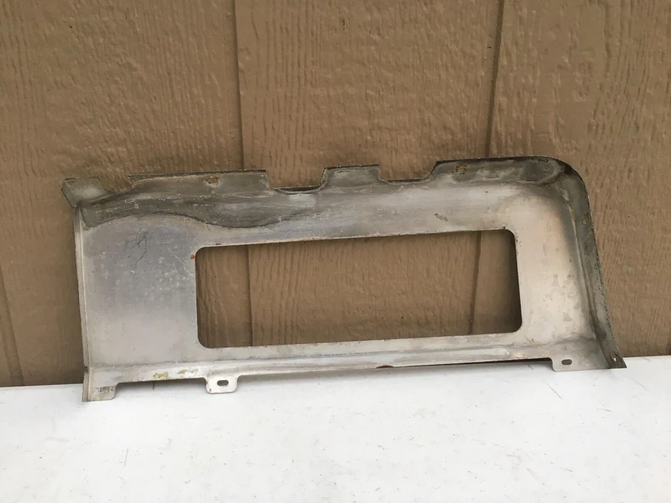 1985-1989 Lincoln Town Car front fender rocker panel chrome - Image 4 of 4