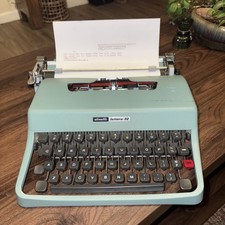 Nice! Working - 1971 Olivetti Lettera 32 Portable Typewriter made in Spain  thumbnail