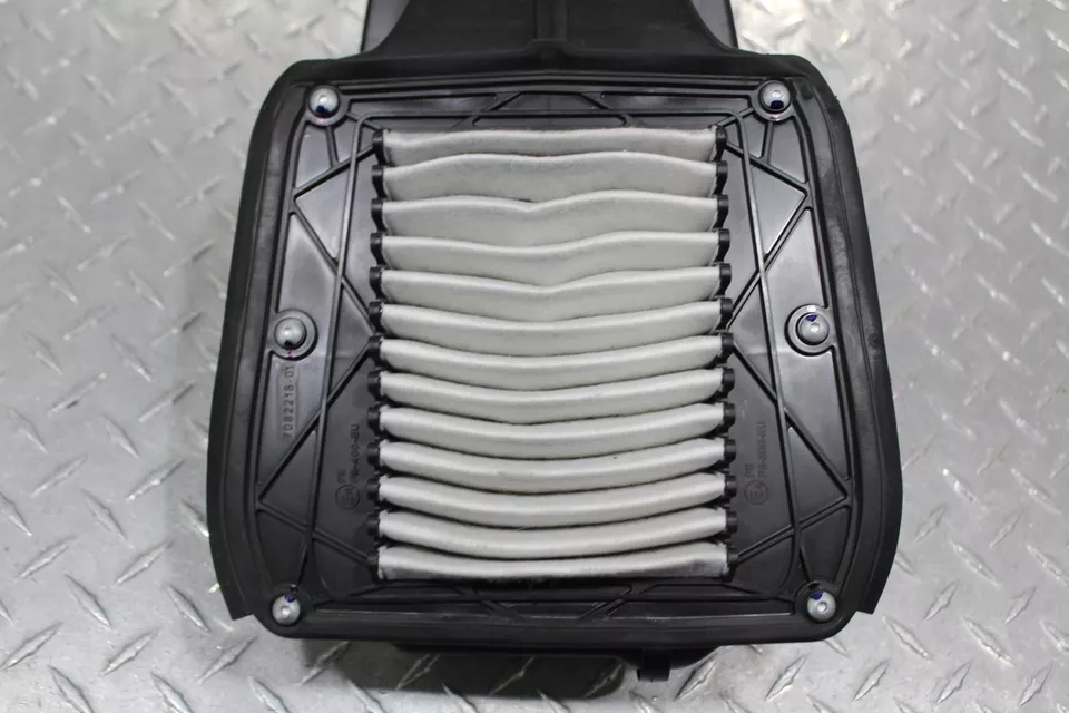 2017 VICTORY OCTANE AIRBOX AIR INTAKE FILTER BOX - Image 2 of 4