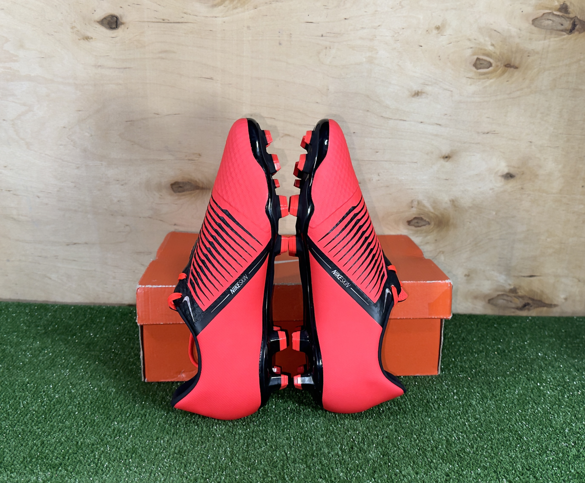 Nike Phantom Venom Academy FG AO0566-600 Orange boots Cleats mens