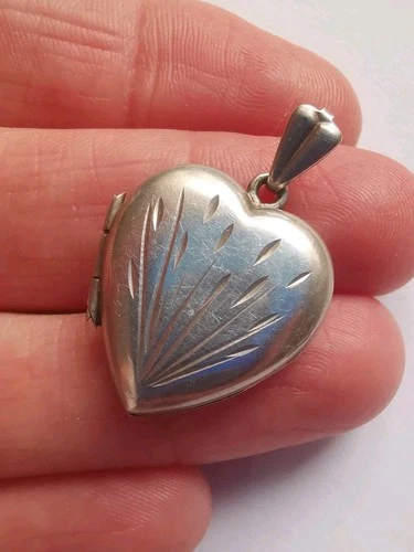 Vintage Sterling Silver Nice Love Heart Pendant R2N