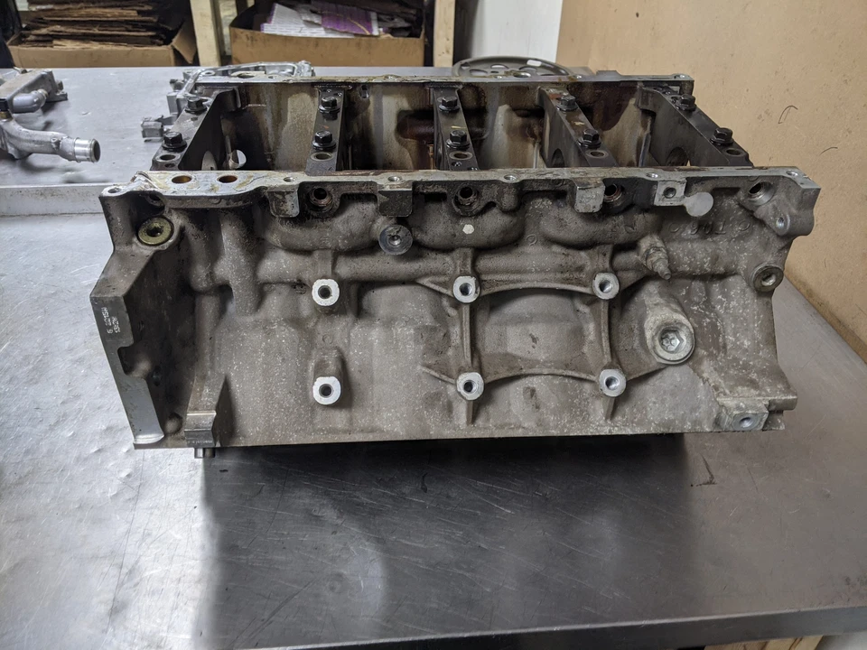 Блок цилиндров двигателя для 10-13 GMC Sierra 1500 5.3 12572048 бензиновый - Изображение 2 из 4