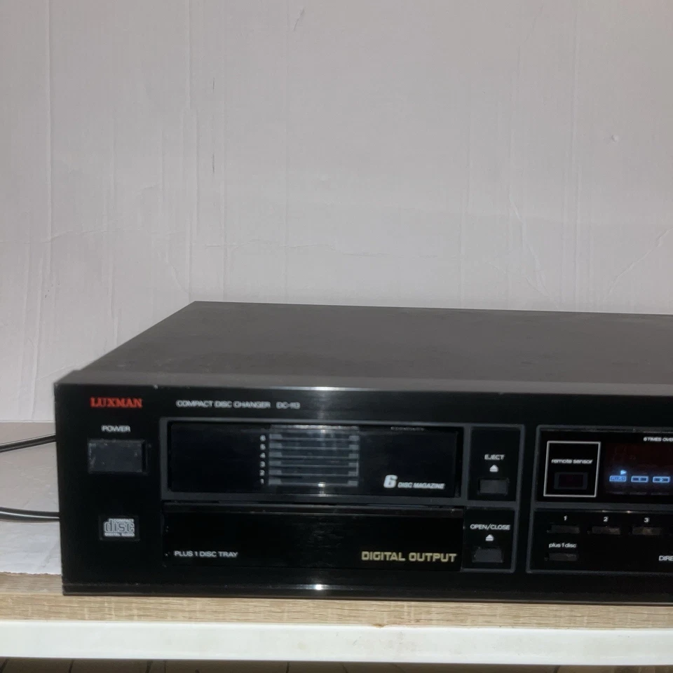 Reproductor de CD Luxman DC-113 sin control remoto (PROBADO) Foto 2 de 4