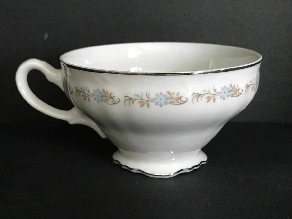 Three Castle Fine China JAPAN Suzanne Vintge Tea Cups White & Blue