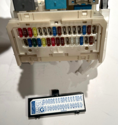 04 05 06 TOYOTA PRIUS INTERIOR CABIN BLOCK JUNCTION FUSE BOX FROM 04 PRIUS 