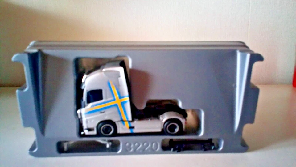 herpa 1/87 volvo fh 16 neuf - Photo 3/4