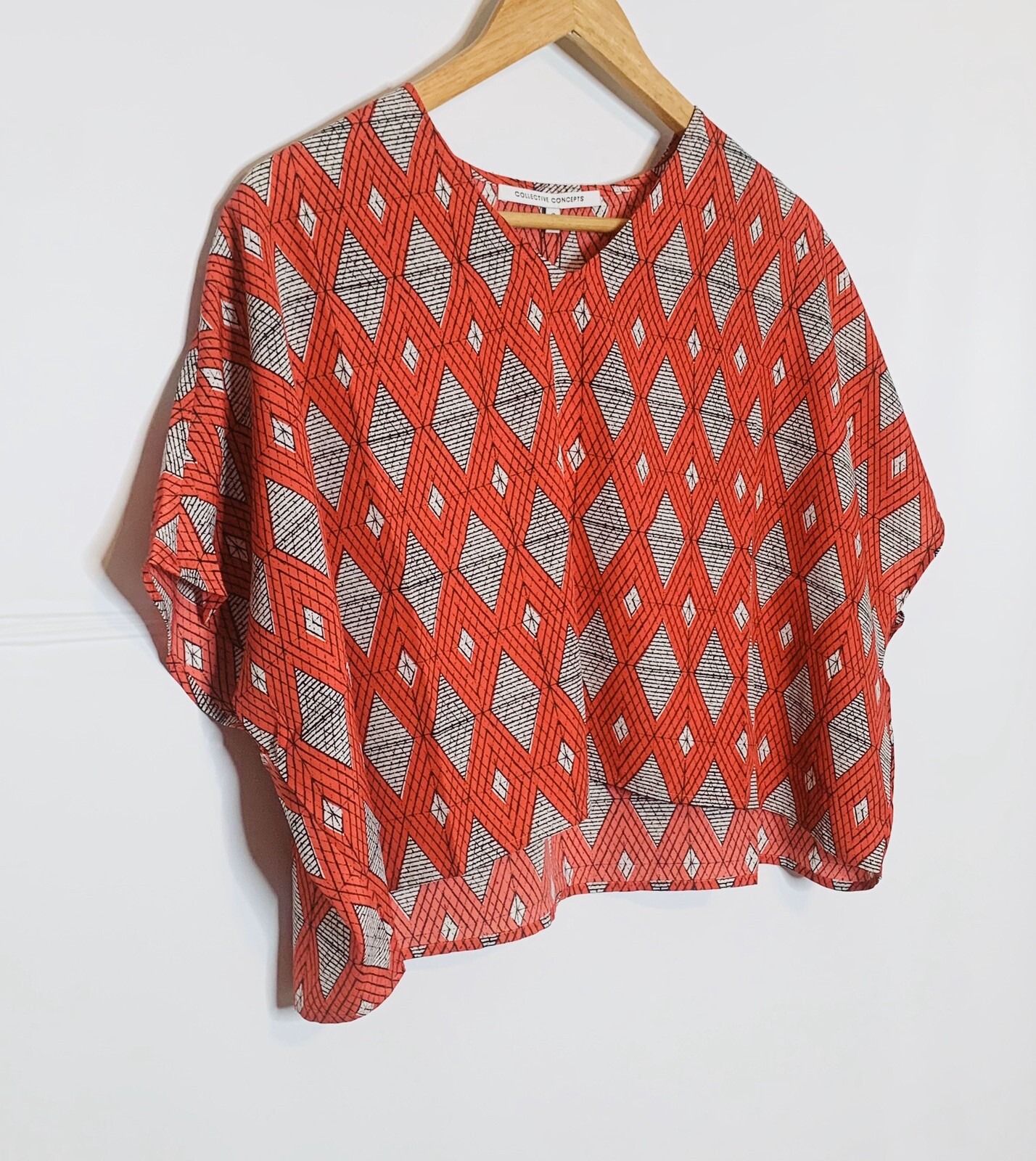 Collective Concepts Stitch Fix Crop Top Size Small Diamond Geometric Print Red