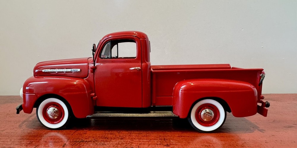 danbury mint 1/24 diecast 1951 Ford F-1 Truck Red