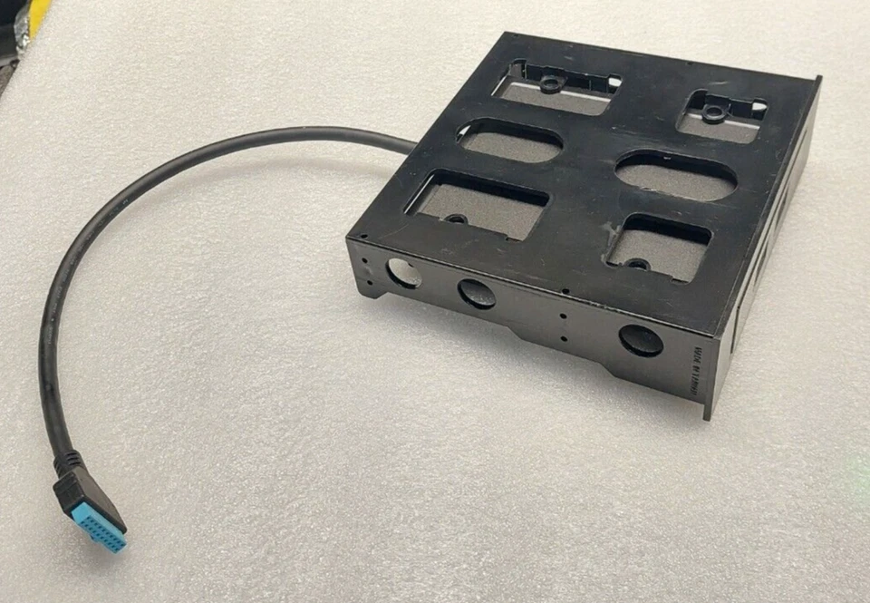 ASUS Front Panel USB 3.0 Port Box Expansion for 3.5 Inch Slot Chassis Enclosure - Image 3 of 3