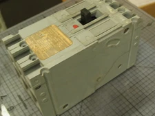 100 amp Circuit Breaker  ITE-GOULD  3-Pole (Body 3" x 6-1/4")