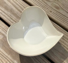 Beautiful Lenox HEART Gold Trimmed Medium Keepsake Bowl Made in USA 8” Quality