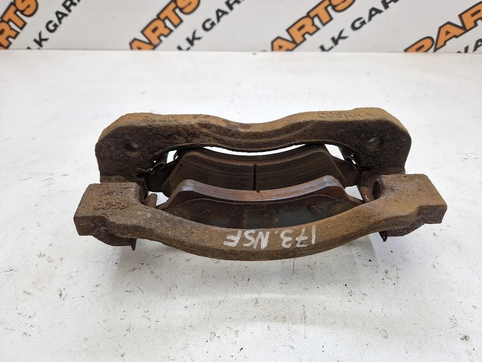 2012 FORD RANGER LIMITED 3.2 TD LEFT FRONT BRAKE CALIPER CARRIER BRACKET - Image 3 of 4