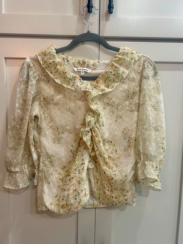 Latin Quarters Floral Ruffled Blouse small coquette and feminine