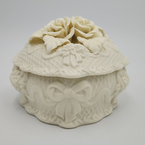 Joyero baratija de música vintage en forma de corazón diseño floral 3D blanco roto 5 pulgadas - Imagen 8 de 17