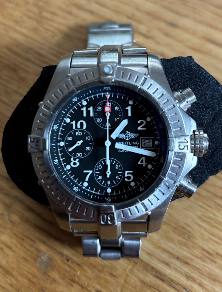 Breitling Chrono Avenger View 2