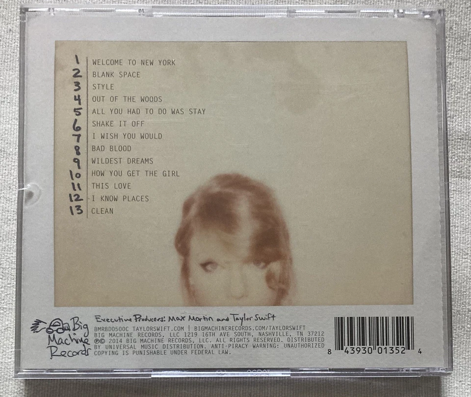 TAYLOR SWIFT “1989” CD Used Great Condition With Polaroids + Slipcover Foto 3 de 4