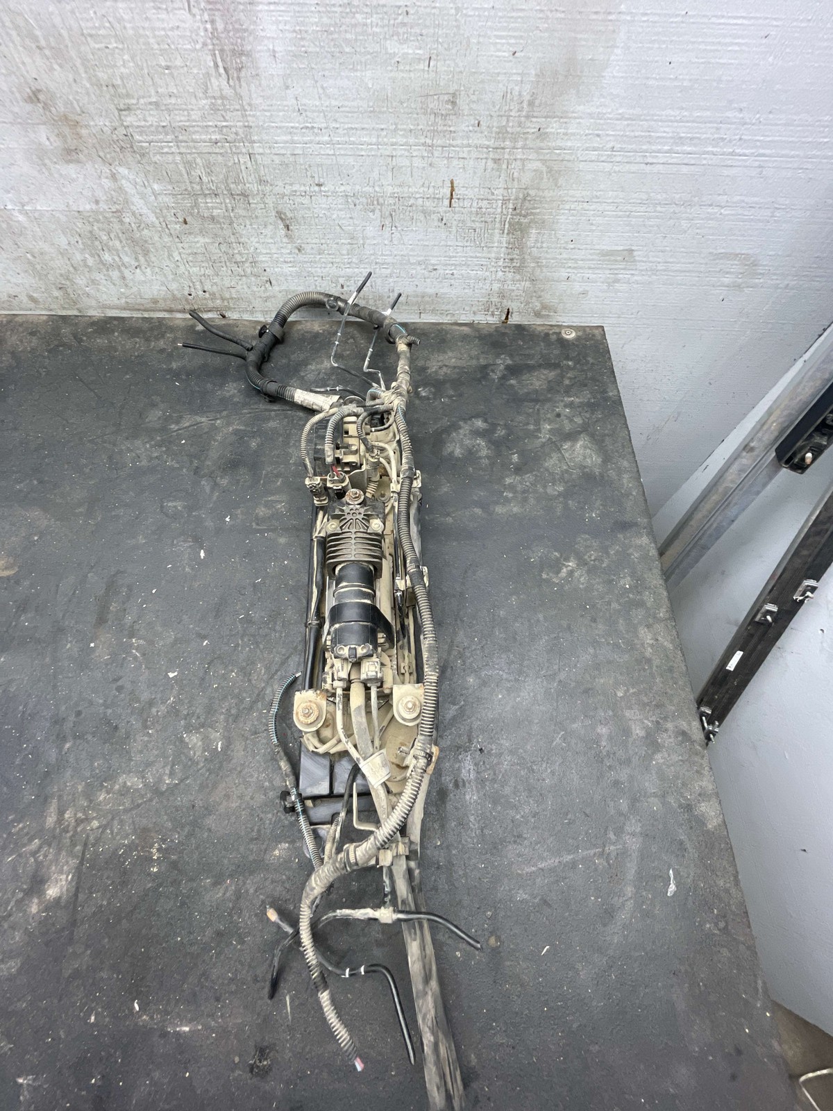 Maserati Levante 2017-2024 Air suspension compressor