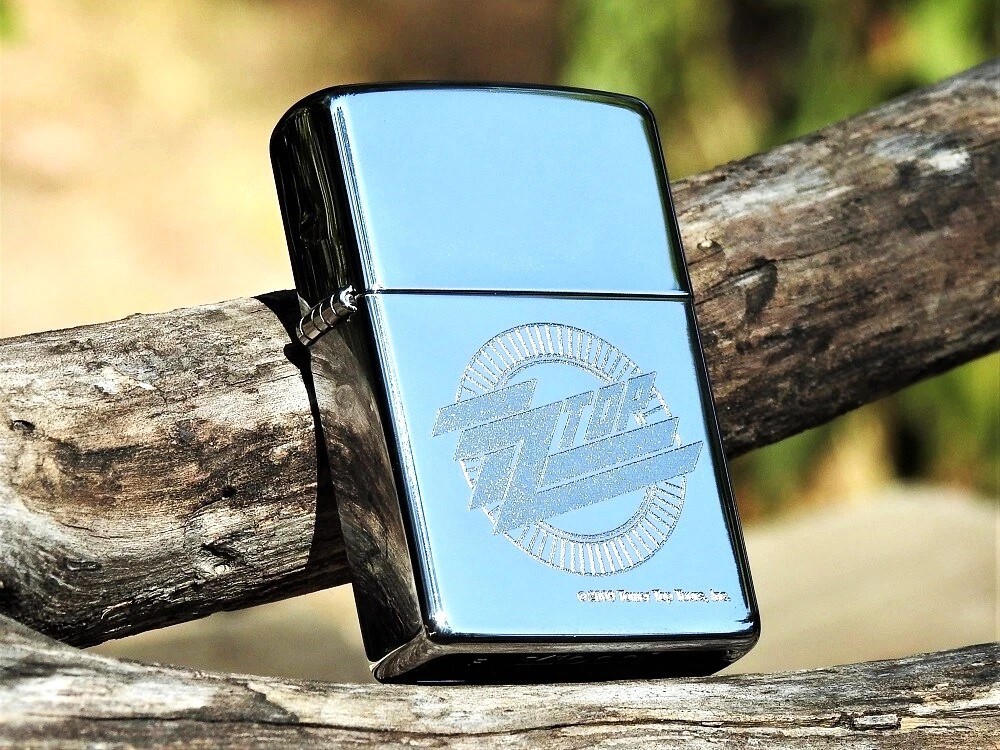 SUNNY BRIANのZippo Zippo Cool Chick Design Satin Chrome Windproof Lighter
