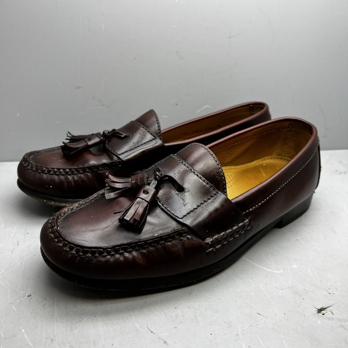 Cole Haan Men display picture 1