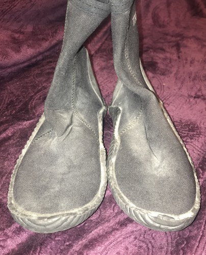 decathlon slip ons