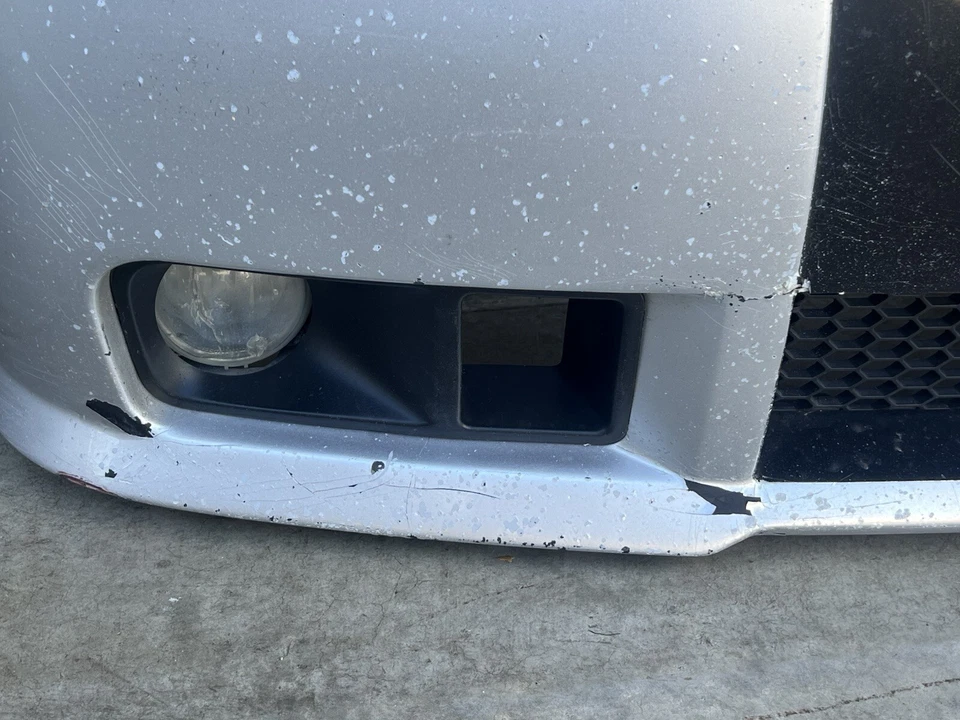 Parachoques delantero Dodge Magnum SRT8 Foto 2 de 4