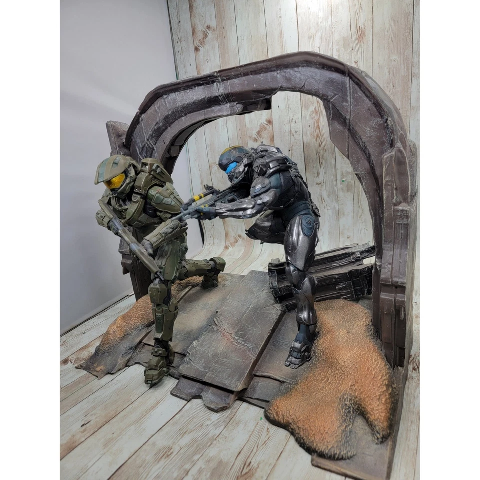 Halo 5: Guardians Edición Limitada Coleccionista Estatua Xbox One Cabeza Extra y Juego  Foto 4 de 4