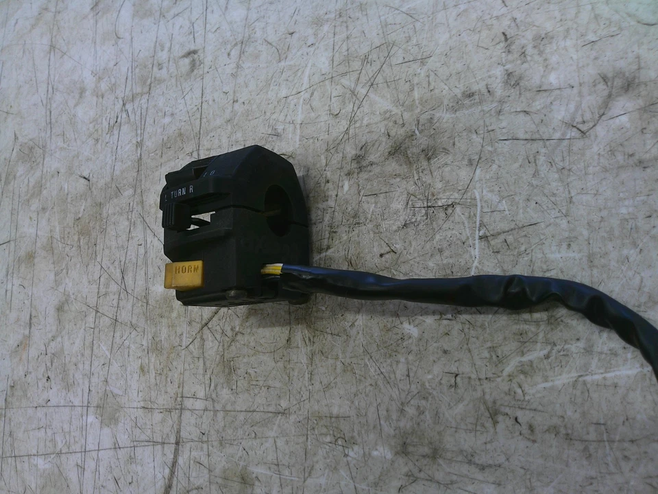 1991-1992 Suzuki GSXR 750 mandos izquierdo interruptores bocina giratoria Foto 3 de 4