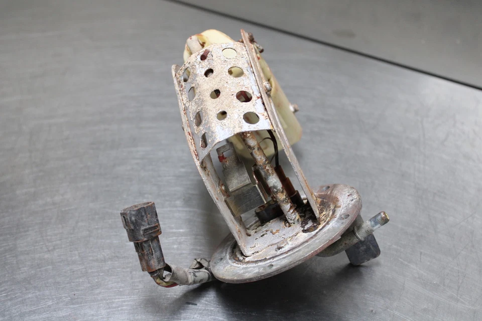 08-12 SUZUKI KATANA 650 FUEL PUMP GAS PETROL SENDER UNIT 15100-18H00 FOR PARTS Foto 3 de 4