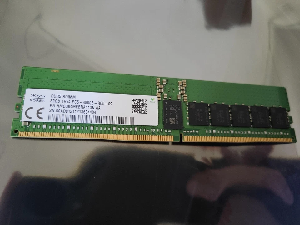 RAM DDR5 Hynix 32 GB 1Rx4 PC5-4800 HMCG84MEBRA113N Foto 2 de 2