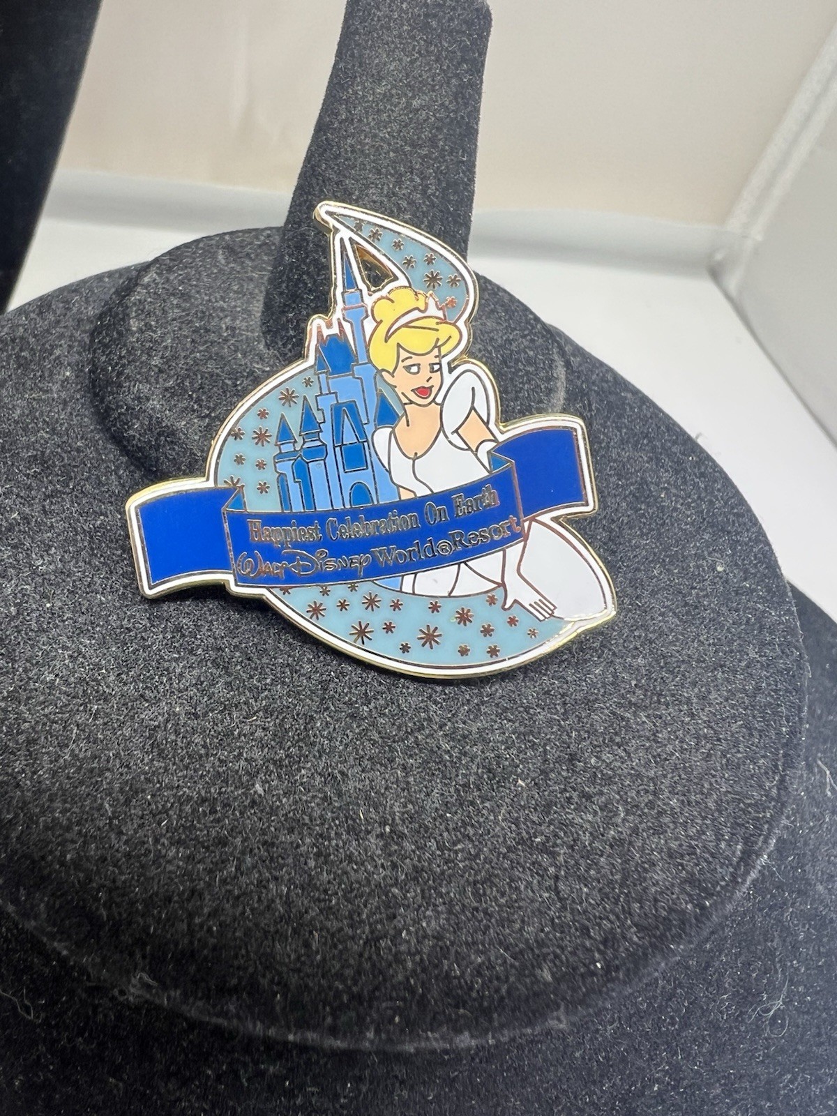 WDW - Cinderella - Happiest Celebration on Earth - Energizer Disney Pin 2005