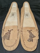 UGG Moccasin Slippers Women 9 Beige Suede Sheepskin Lining Rubber Sole Tassel