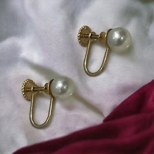 Vintage 14k Yellow Gold 5mm Genuine Pearl Screw Back Huggie Earrings
