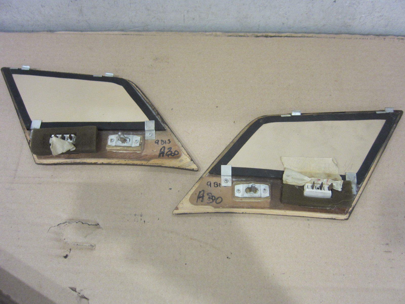 Rolls Royce Silver Shadow 1981 -  Rear Seat Vanities With Switches - Set Of Two
