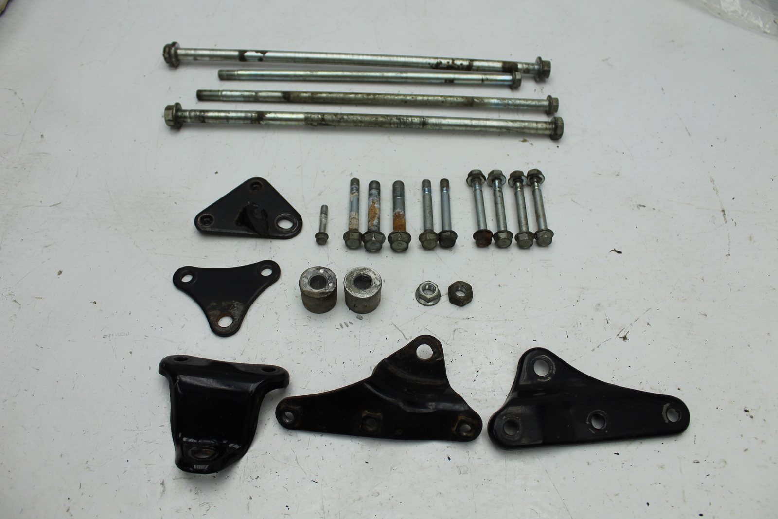 1980 HONDA CB750K CB750 MOTOR MOUNT BOLTS BRACKET HANGER PLATE BOLT