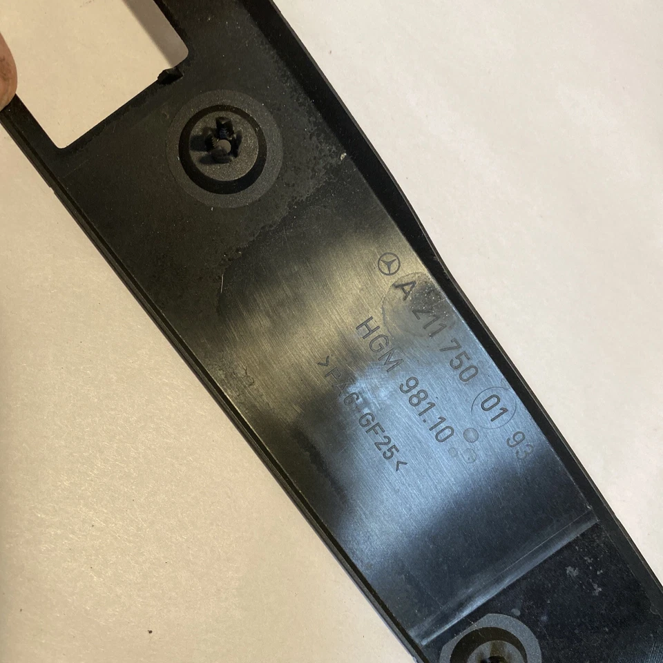 2003-2006 MERCEDES BENZ E320 W211 OEM ОТДЕЛКА БАГАЖНИКА РУЧКА ДЕТАЛЬ A2117500193 - Изображение 4 из 4