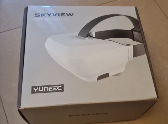Yuneec - SkyView Virtual Reality Viewfinder.-