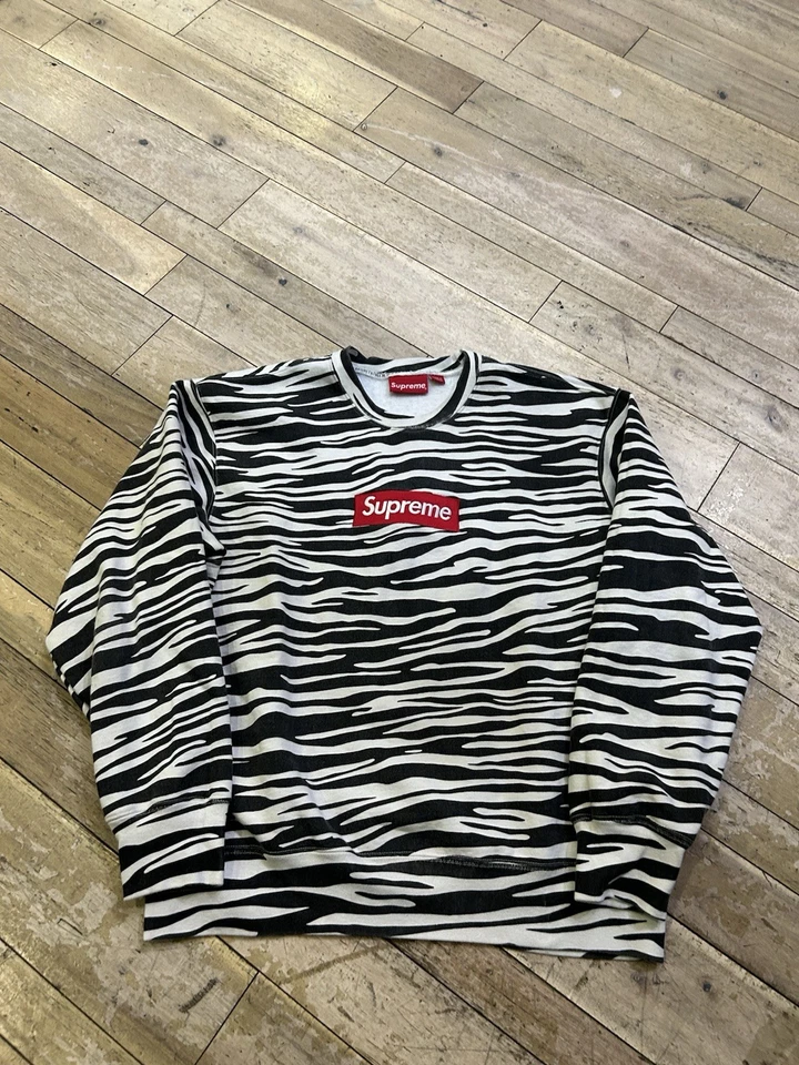 Talla M - Logo Supreme Box Cuello Redondo - Estampado de Cebra Foto 2 de 4