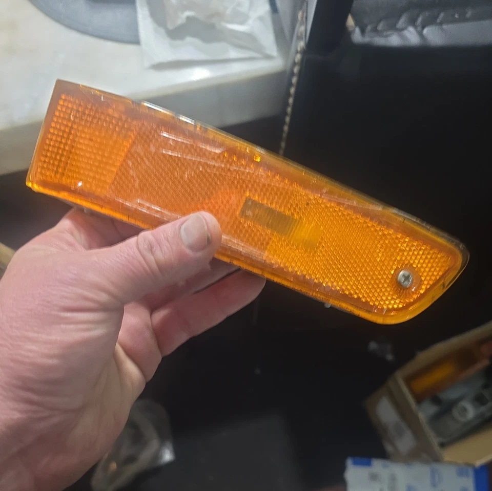 Conjunto de luz marcadora lateral TYC 12-1462-00 se adapta a 92-95 Toyota Camry Lh Foto 4 de 4