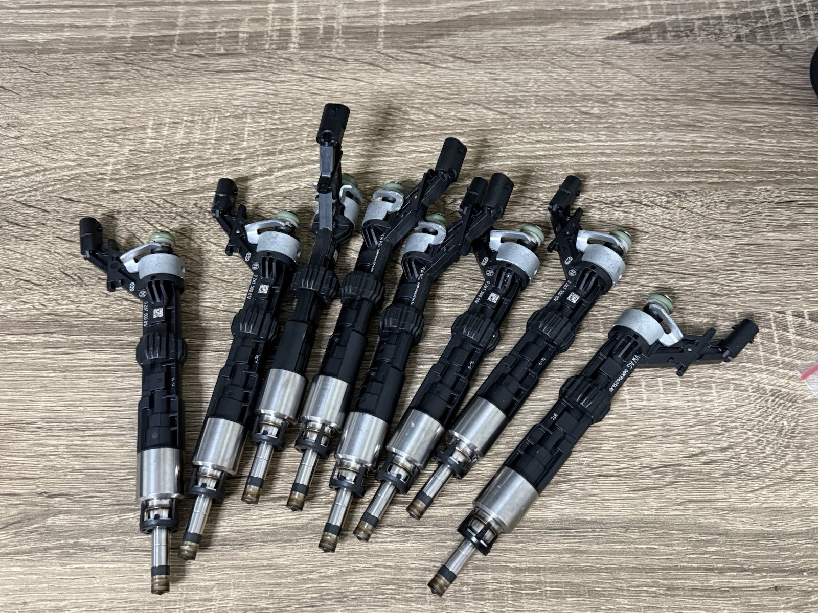 Bentley Eight 2022 Fuel injectors Set of 8 P/N 06M906036AD