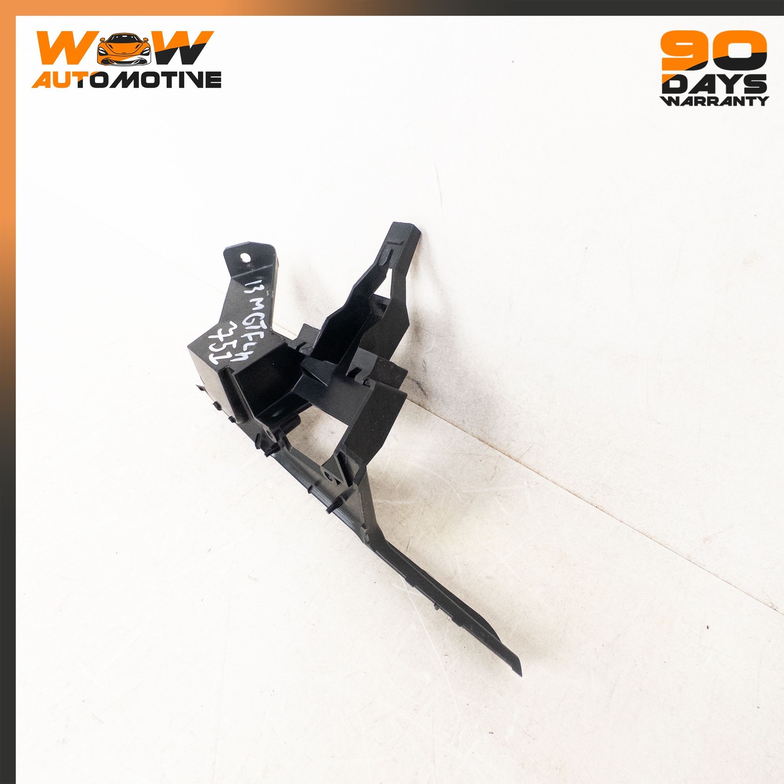 08-19 MASERATI GRANTURISMO S GRANCABRIO FRONT LEFT HEADLIGHT WASHER BRACKET OEM