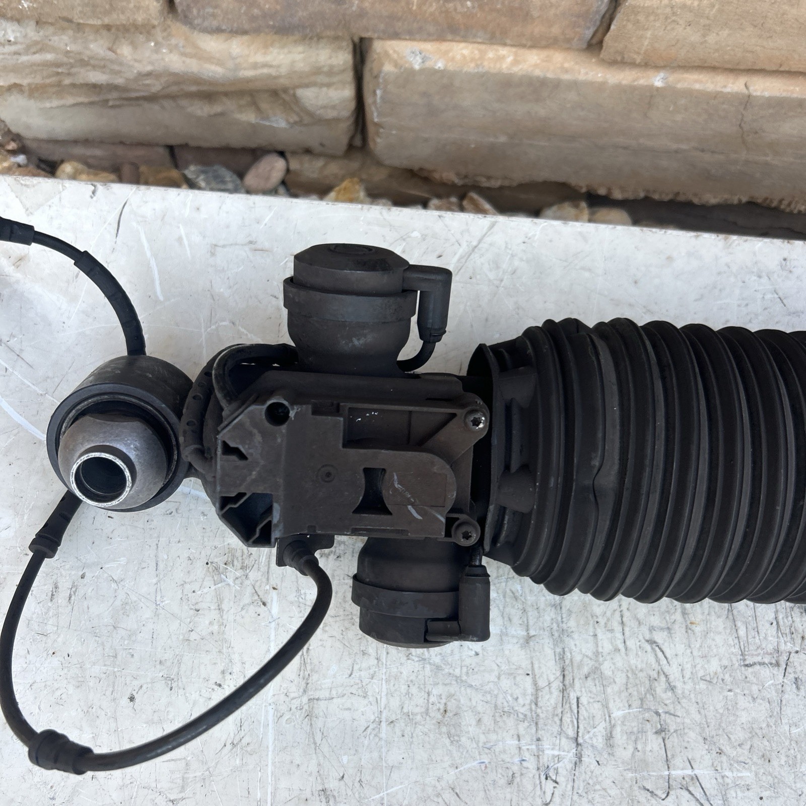 Rolls-Royce Ghost Rear Right Air suspension strut P/N 37106795874