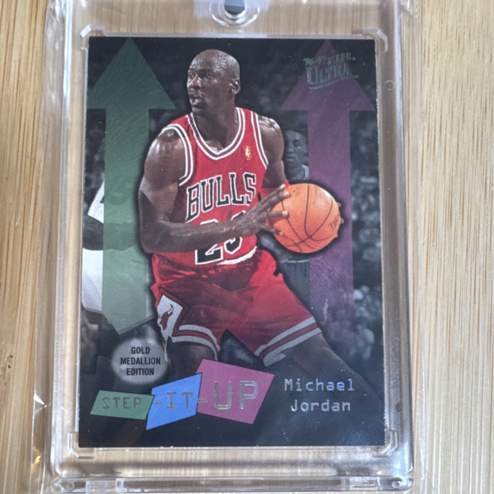 Fleer Ultra 1996-97 Michael Jordan Step-It-Up Gold Medallion G-280. High Grade!