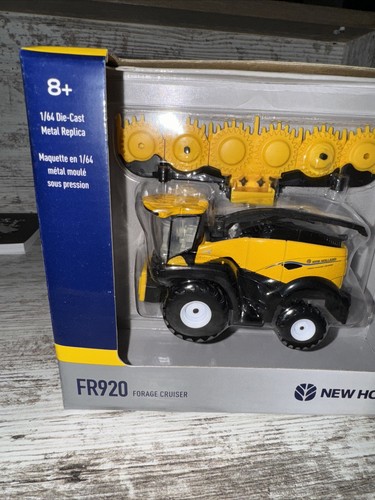 New Holland FR920 Self Propelled Forage Harvester 1/64 Scale Die-cast Ertl - Picture 4 of 9