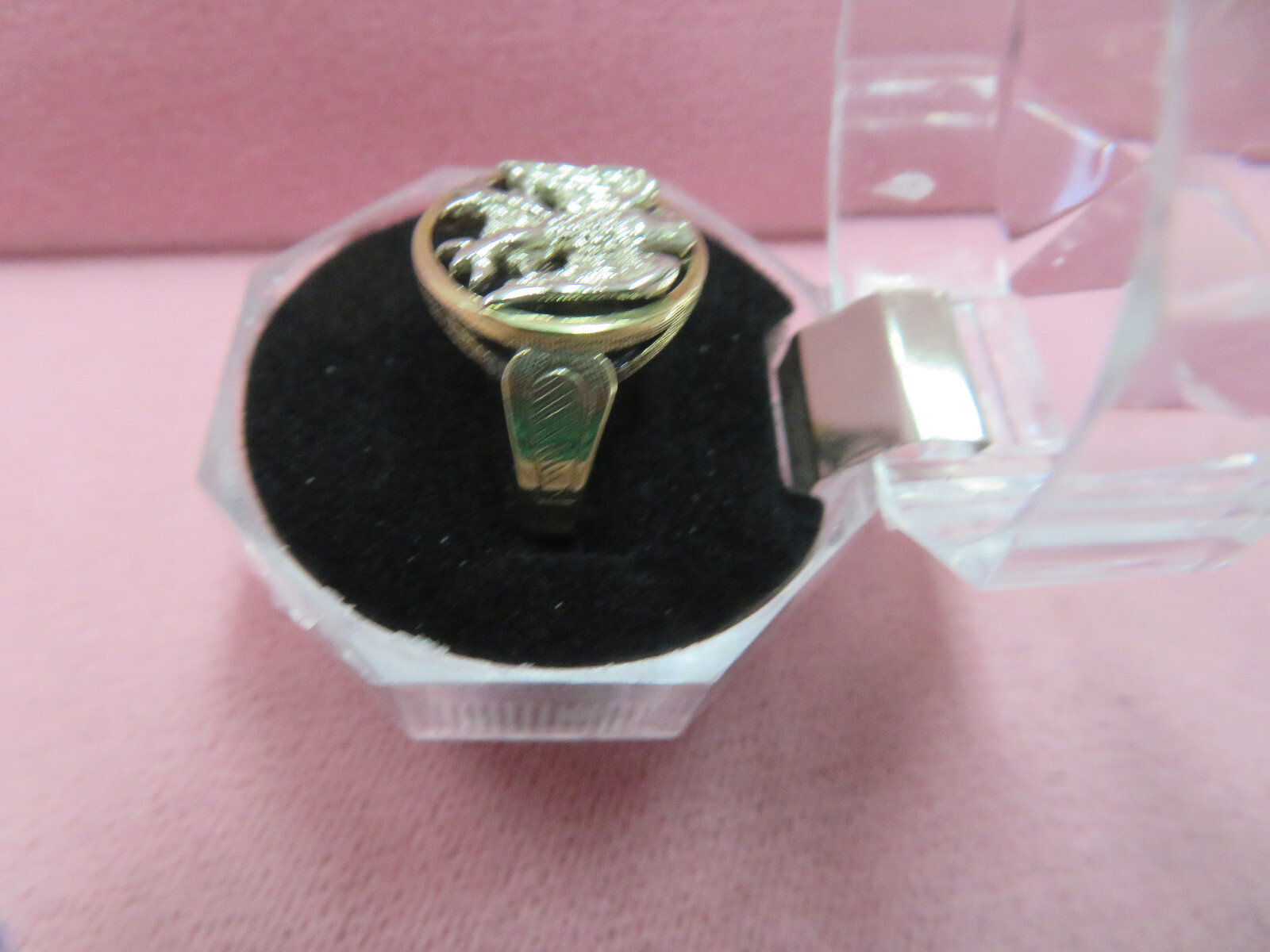 10K Solid Gold Eagle Ring  Size 6.75 - 4.19 Grams - image 2